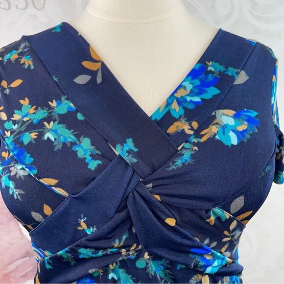 Jaclyn Smith Navy FLoral Cross Front Blouse Size XL/L - Picture 2 of 10